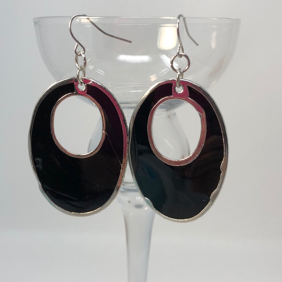 Jewelry - Black with silver tone drop earrings